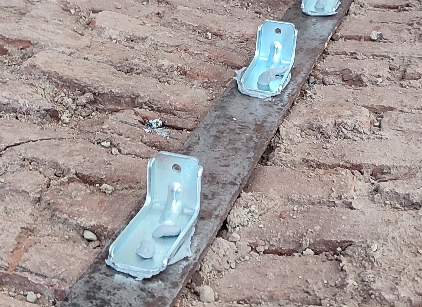 connettore-acciaio-incollato-consolidamento-solaileca-centrostorico