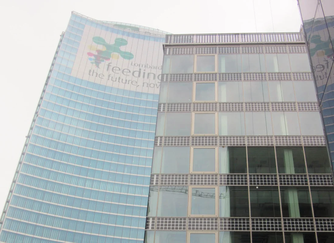 2-degrees-porta-nuova-milano-livellamento-paris-slim-1