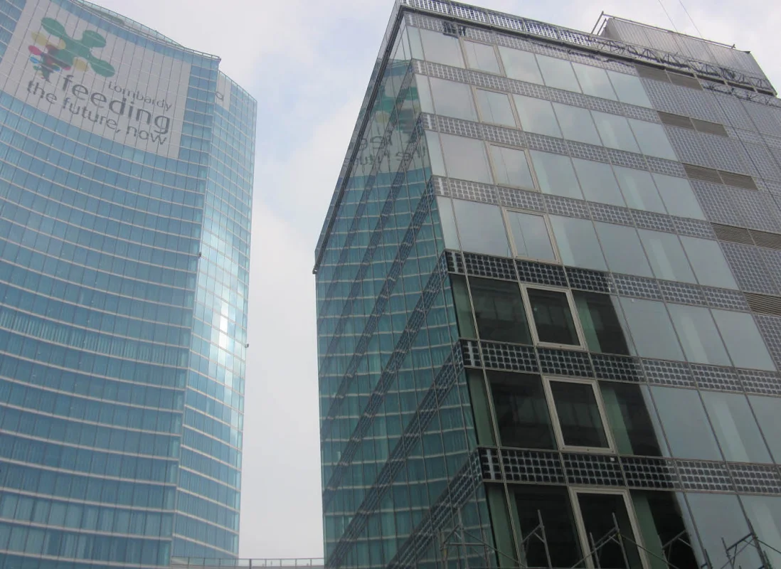 2-degrees-porta-nuova-milano-livellamento-paris-slim-1