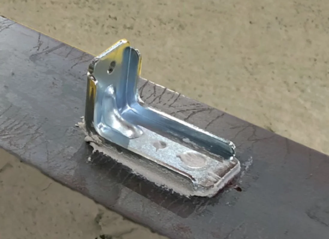 connettore-acciaio-incollato-centrostorico