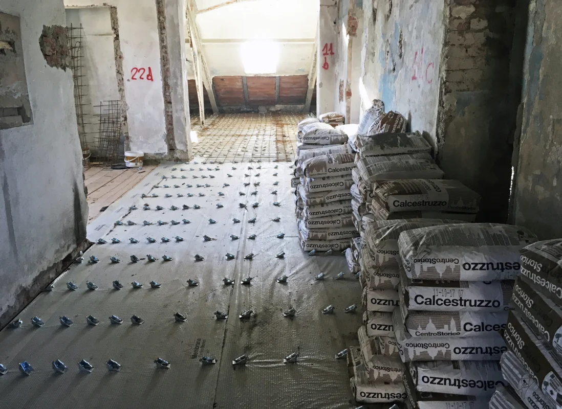 consolidamento-leggero-solai-rinforso-strutturale-calcestruzzo-centroStorico-leca-laterlite