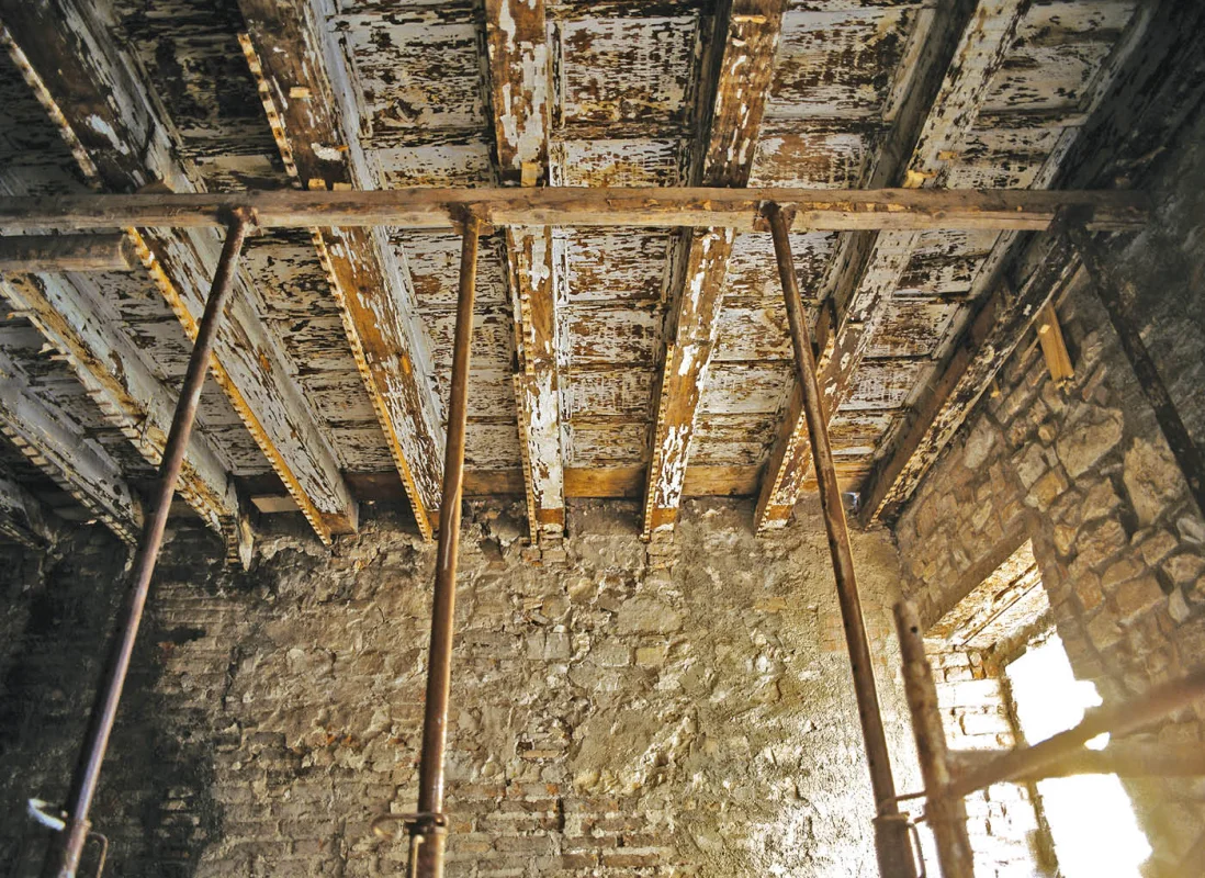 consolidamento-solaio-legno-puntelli-AE15