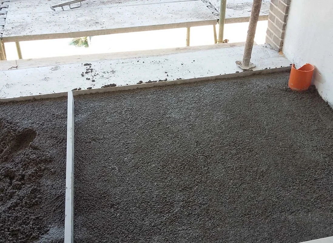 Leca<sup>®</sup>cem Mini: Sottofondo alleggerito resistente a superficie chiusa