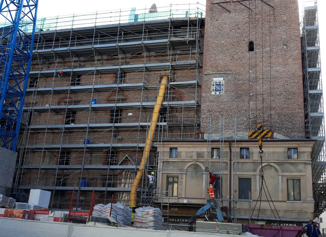 sottofondo-centroStorico-calce-palazzo-podestà-mantova