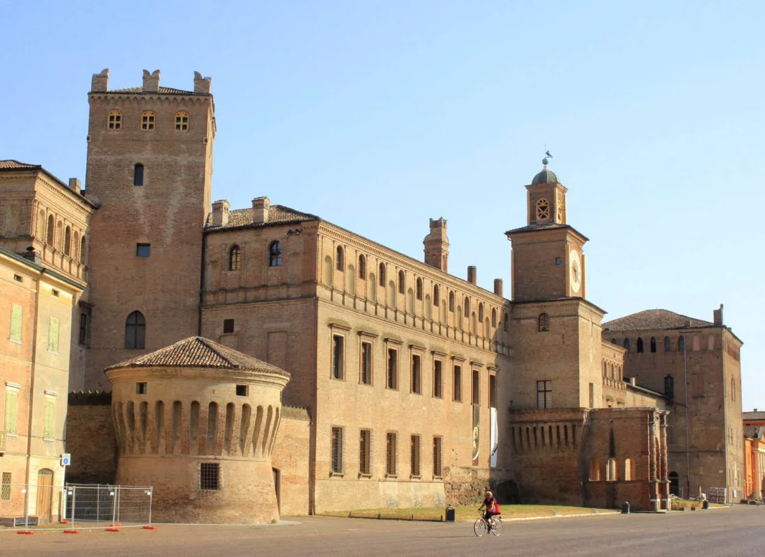 sottofondo-centrostorico-calce-torrione-degli-spagnoli-carpi-2