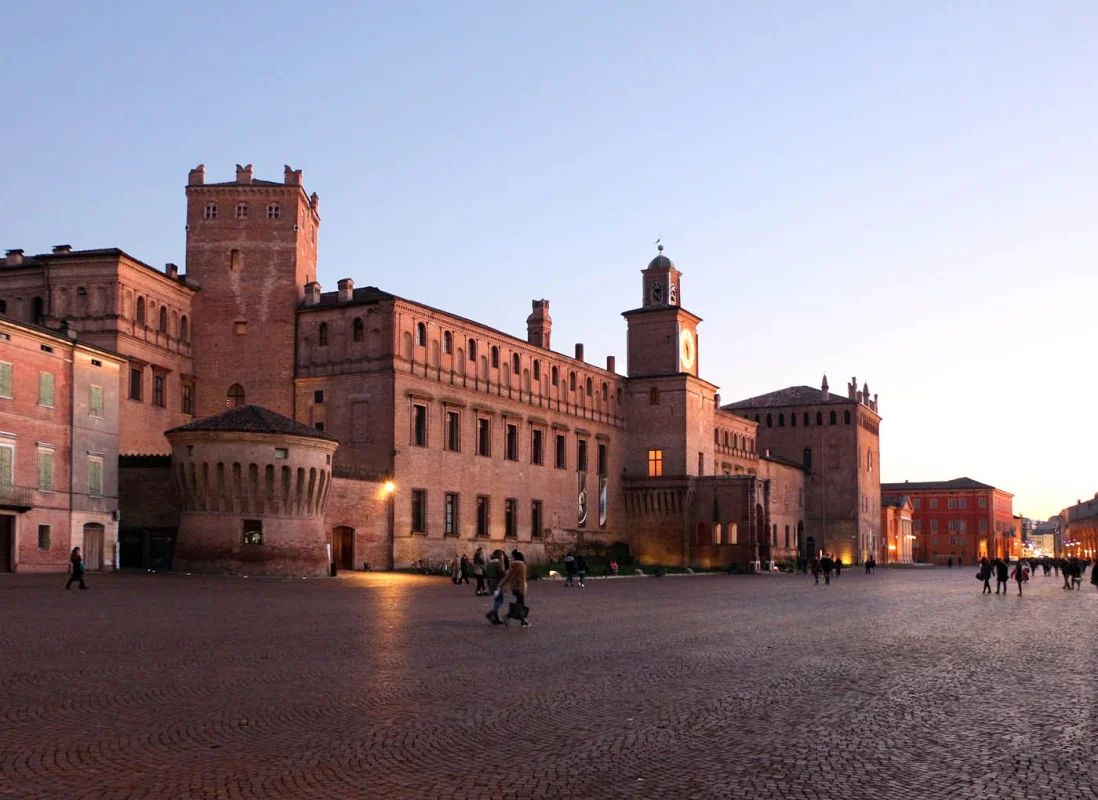 sottofondo-centrostorico-calce-torrione-degli-spagnoli-carpi