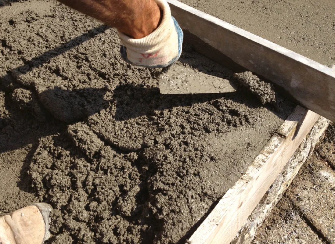 stesura-calcestruzzo-centrostorico-compattazione-P25-7